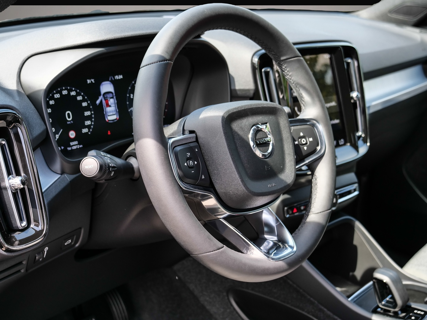 Volvo XC40 (06/2023, Benzin)