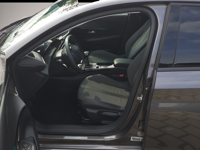 Peugeot 208 (10/2022, Benzin)