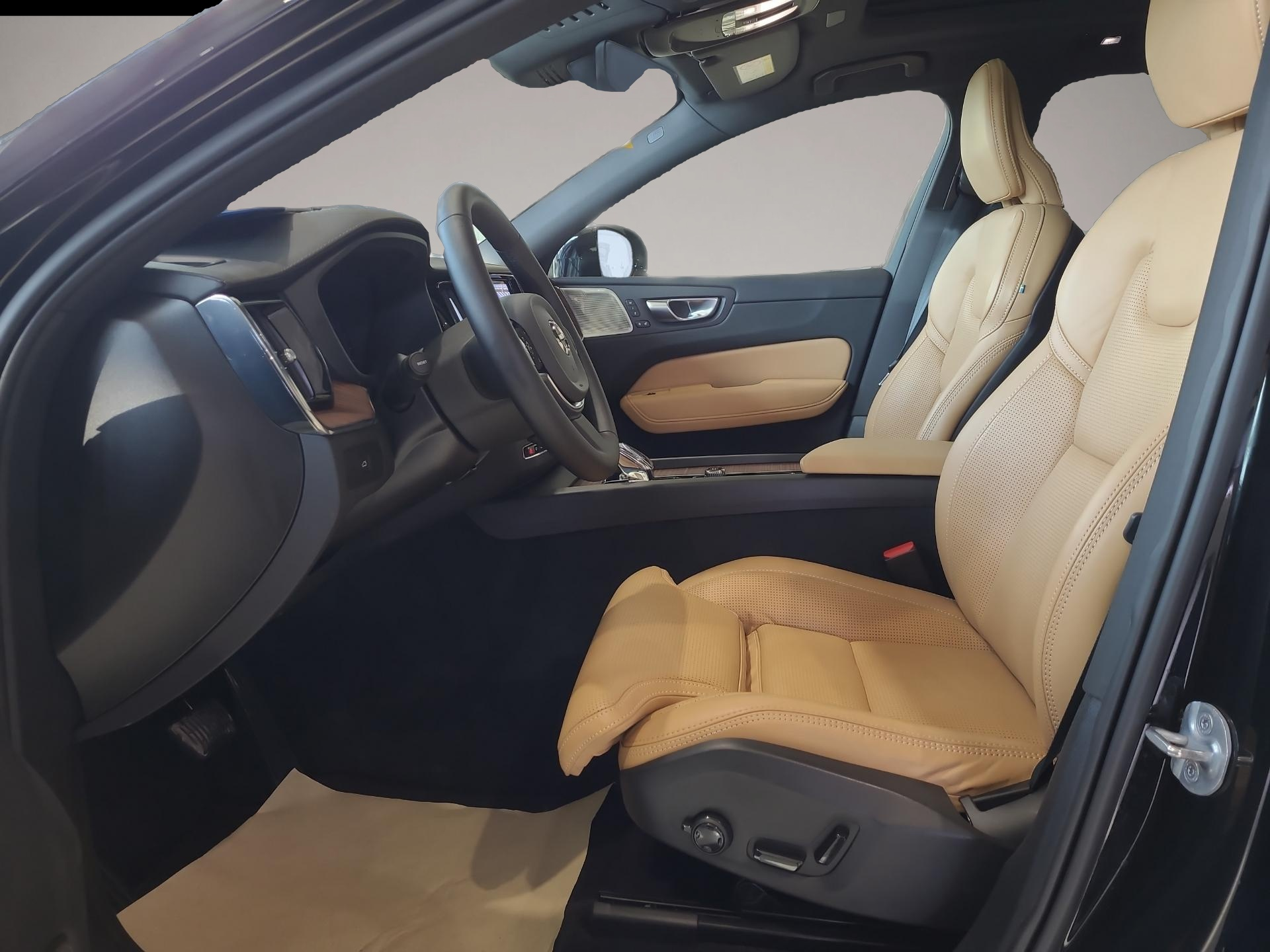 Volvo XC60 (12/2023, Benzin)