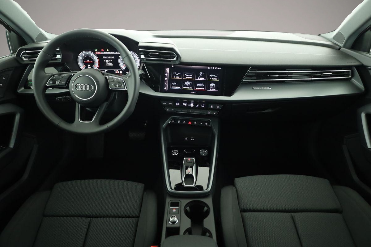 Audi quattro (04/2026, Benzin)