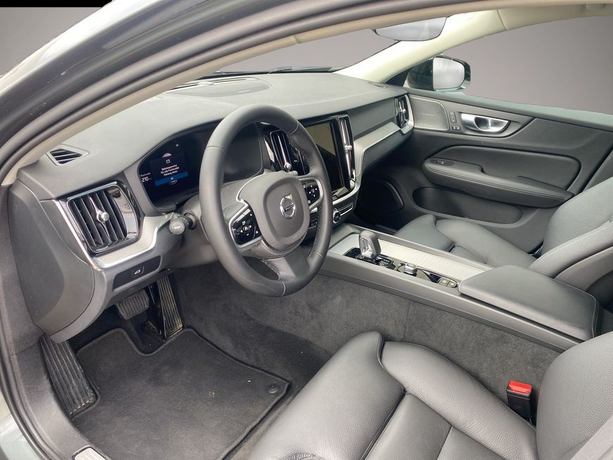 Volvo V60 (11/2025, Benzin)