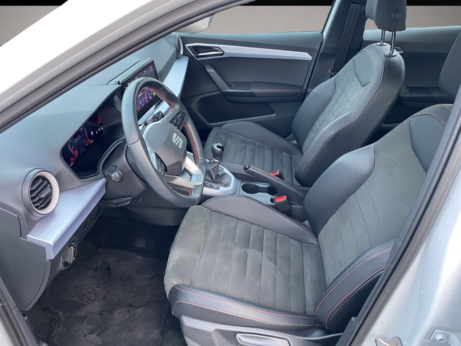 Seat Arona (02/2024, Benzin)