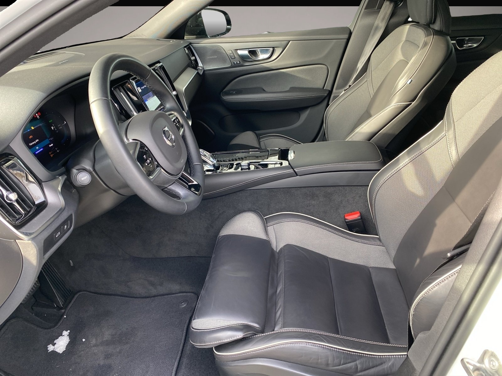 Volvo V60 (11/2022, )