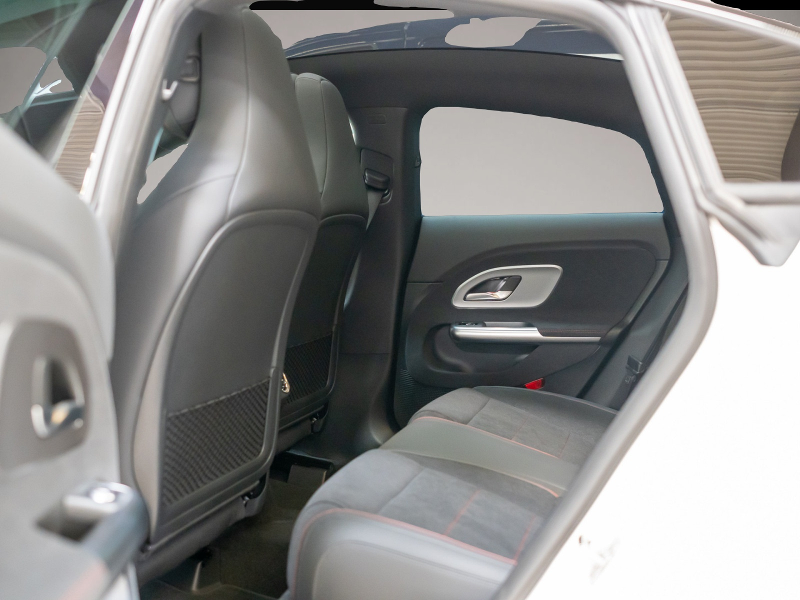 Mercedes-Benz CLA 180 (03/2026, Benzin)