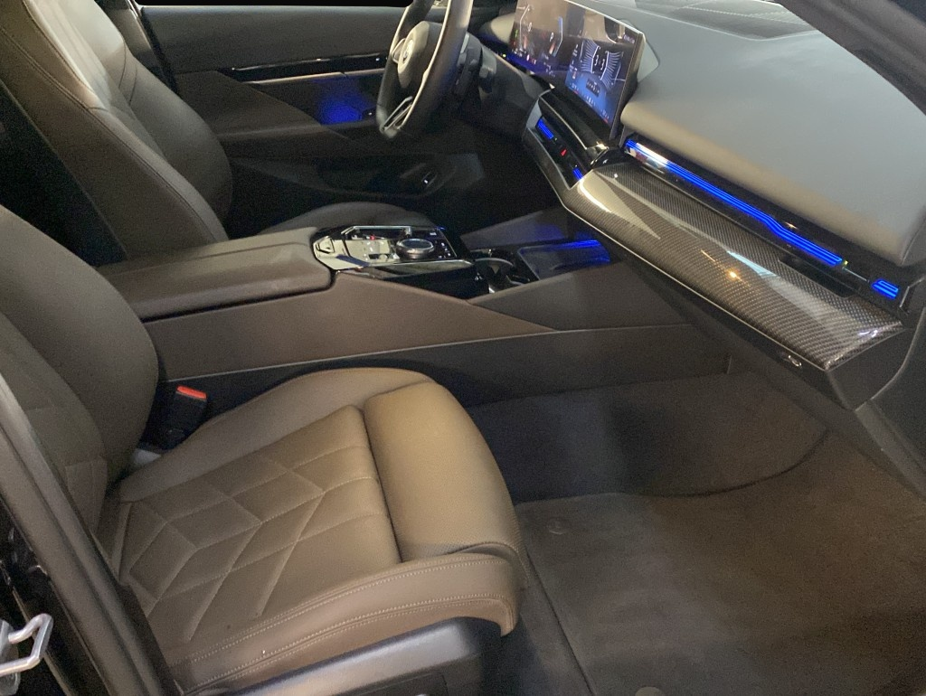 BMW 520 (03/2025, Benzin)