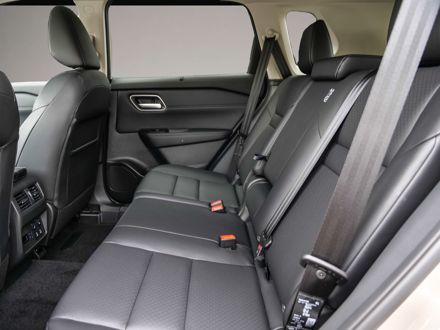 Nissan X-Trail (07/2026, Benzin)