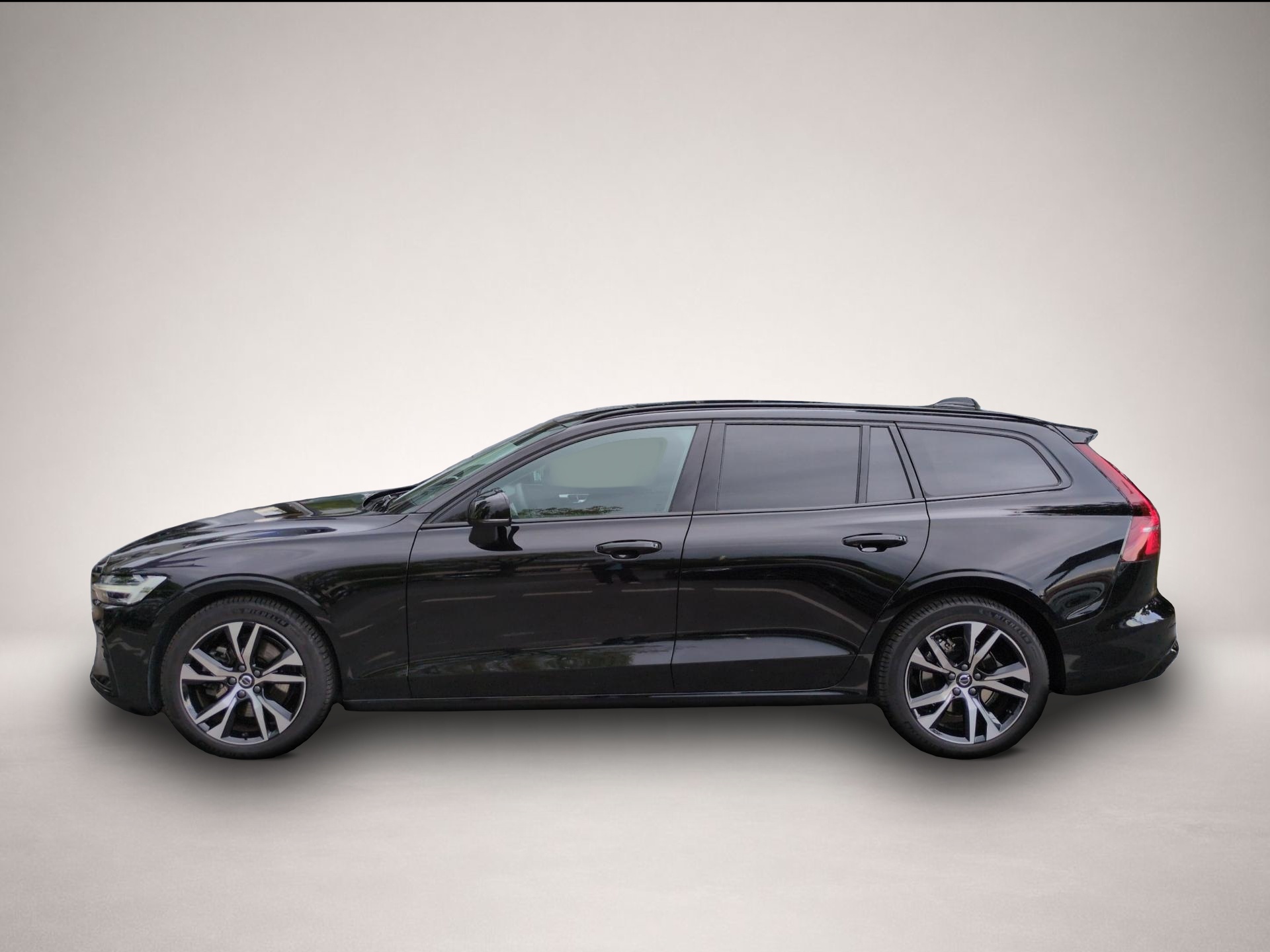 Volvo V60 (04/2024, Benzin)