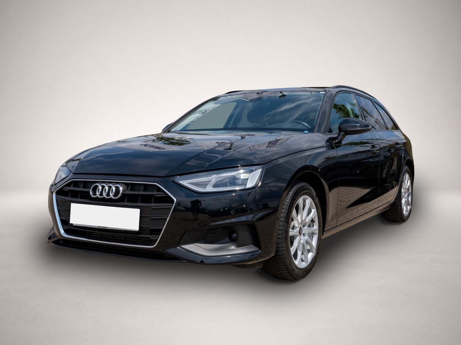 Audi A4 (05/2022, Benzin)