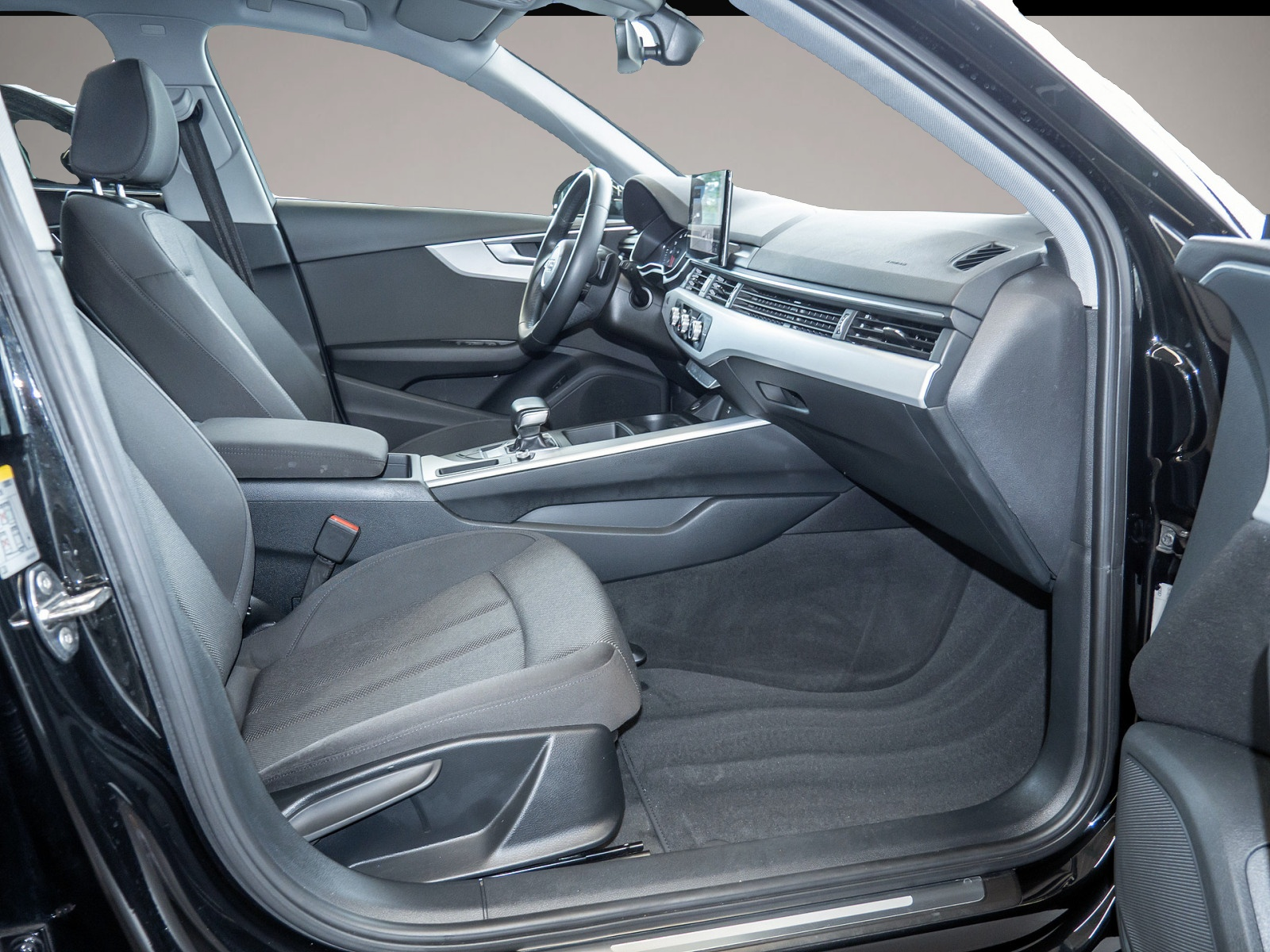 Audi A4 (07/2022, Benzin)