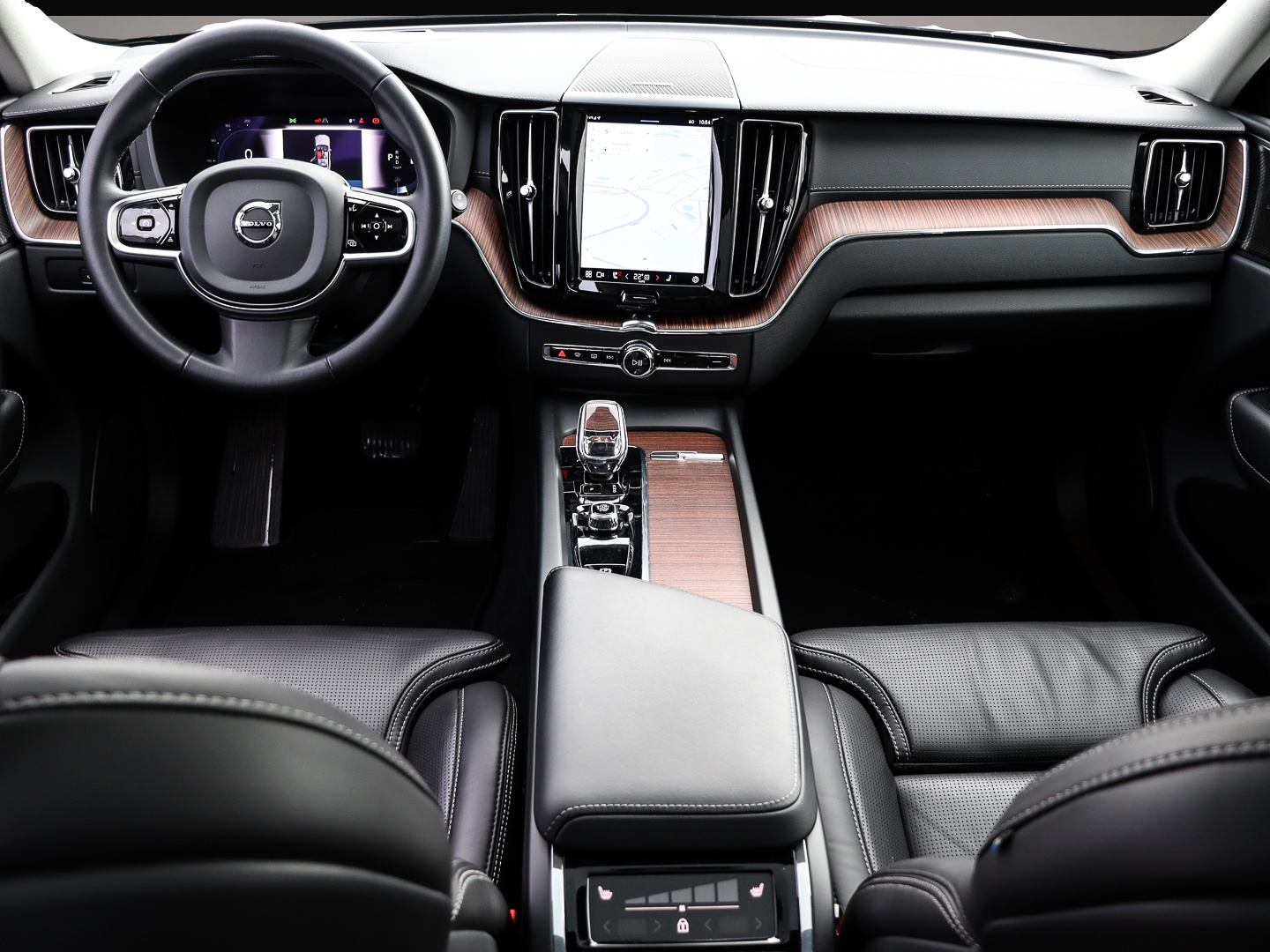 Volvo XC60 (12/2023, Benzin)
