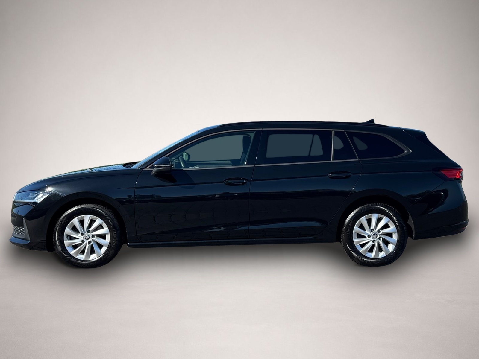 Skoda Superb (01/2025, Benzin)