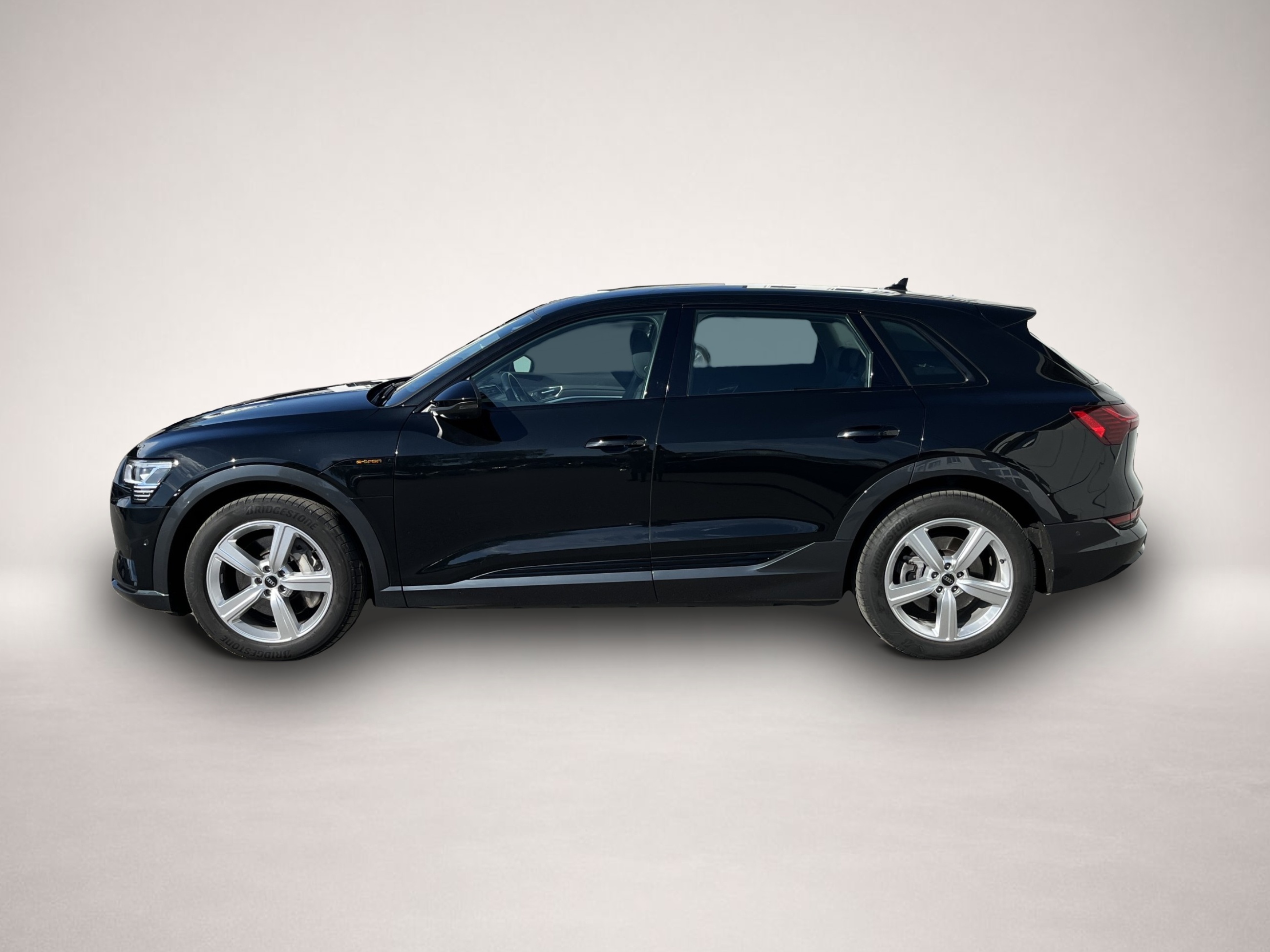 Audi e-tron (12/2022, ELECTRIC)