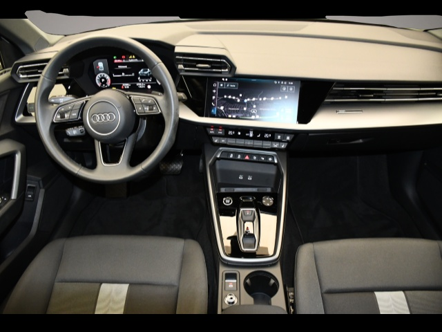 Audi A3 (10/2025, Benzin)