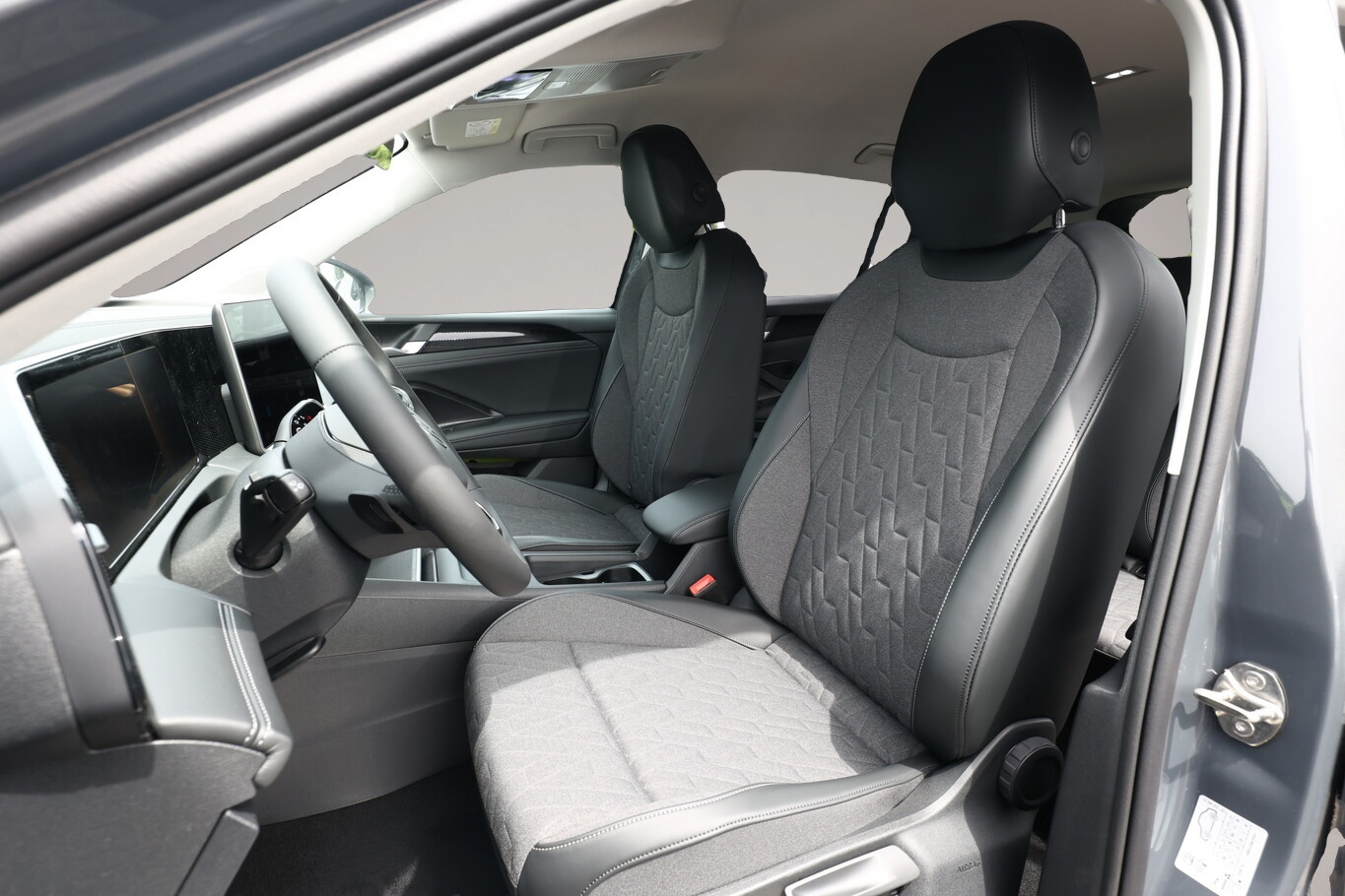 Volkswagen Tiguan (04/2026, Benzin)