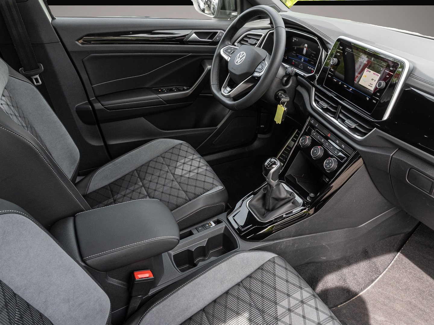 Volkswagen T-Roc (03/2024, Benzin)