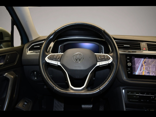 Volkswagen Tiguan Allspace (01/2022, Benzin)