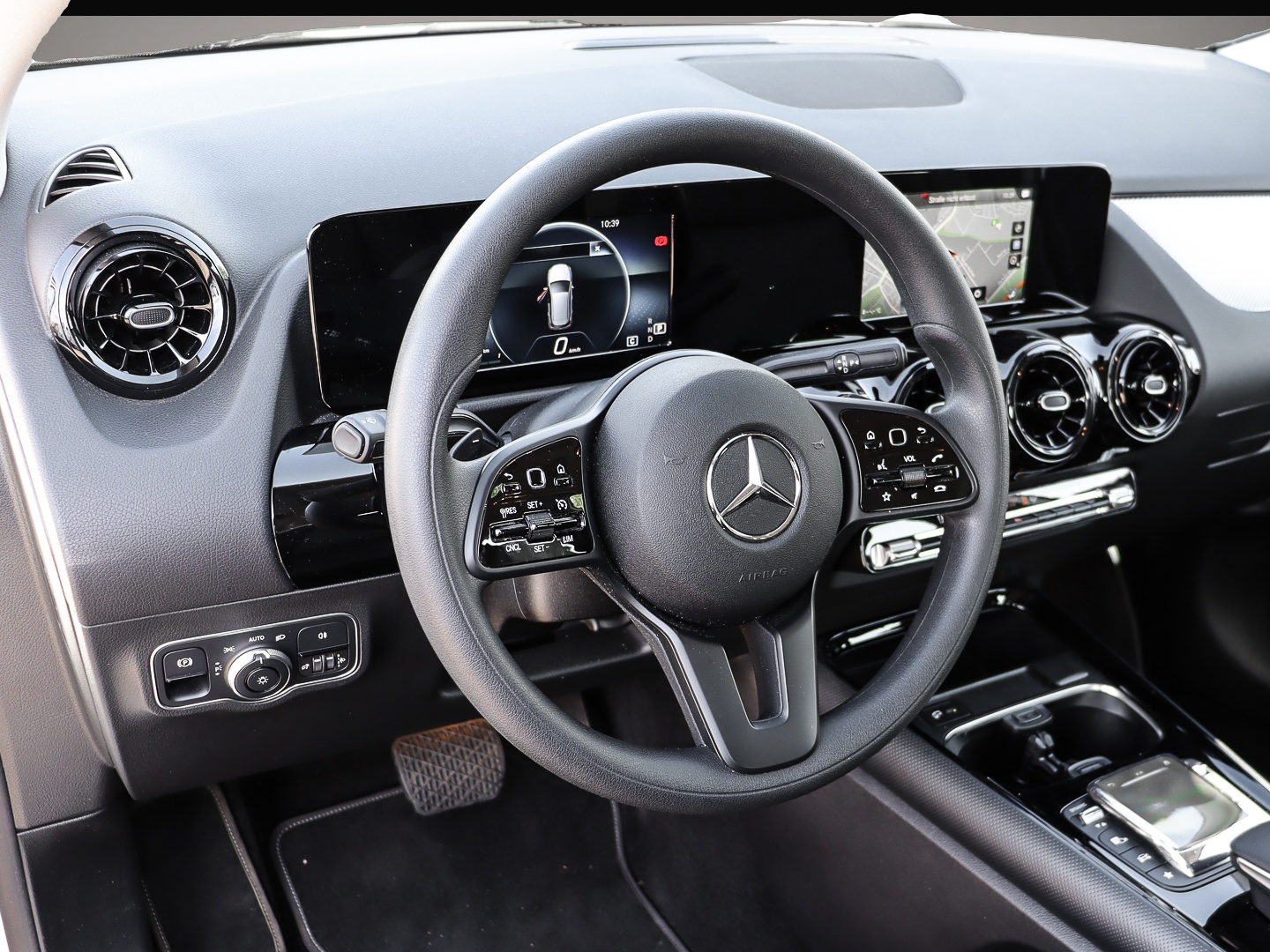 Mercedes-Benz B 180 (10/2021, Benzin)