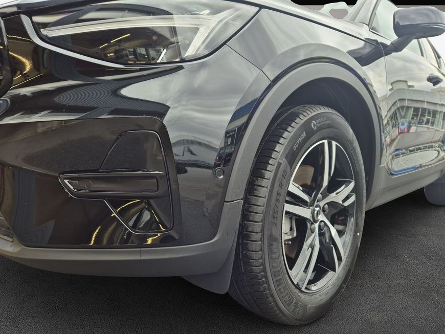 Volvo XC40 (09/2025, Benzin)