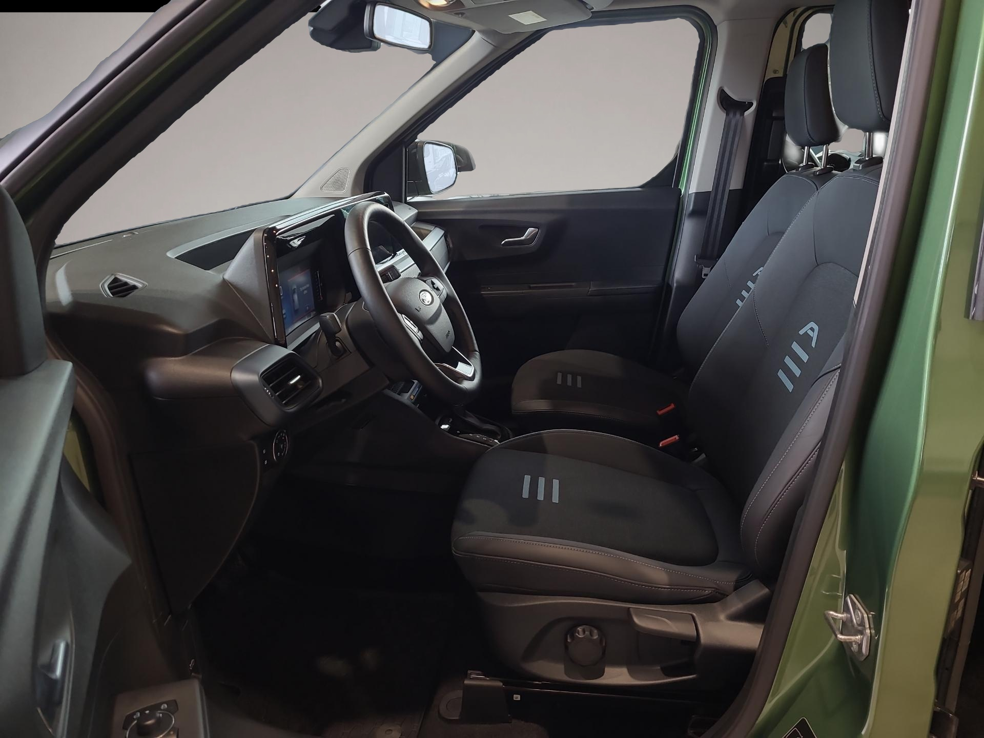 Ford Tourneo Courier (05/2025, Benzin)