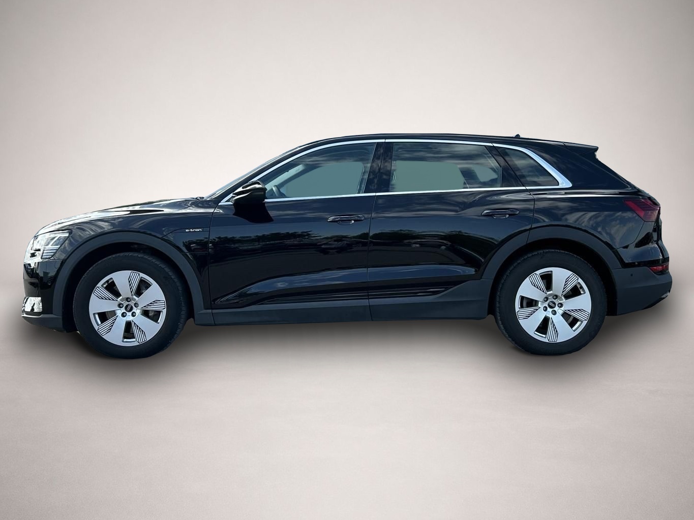 Audi e-tron (06/2022, ELECTRIC)