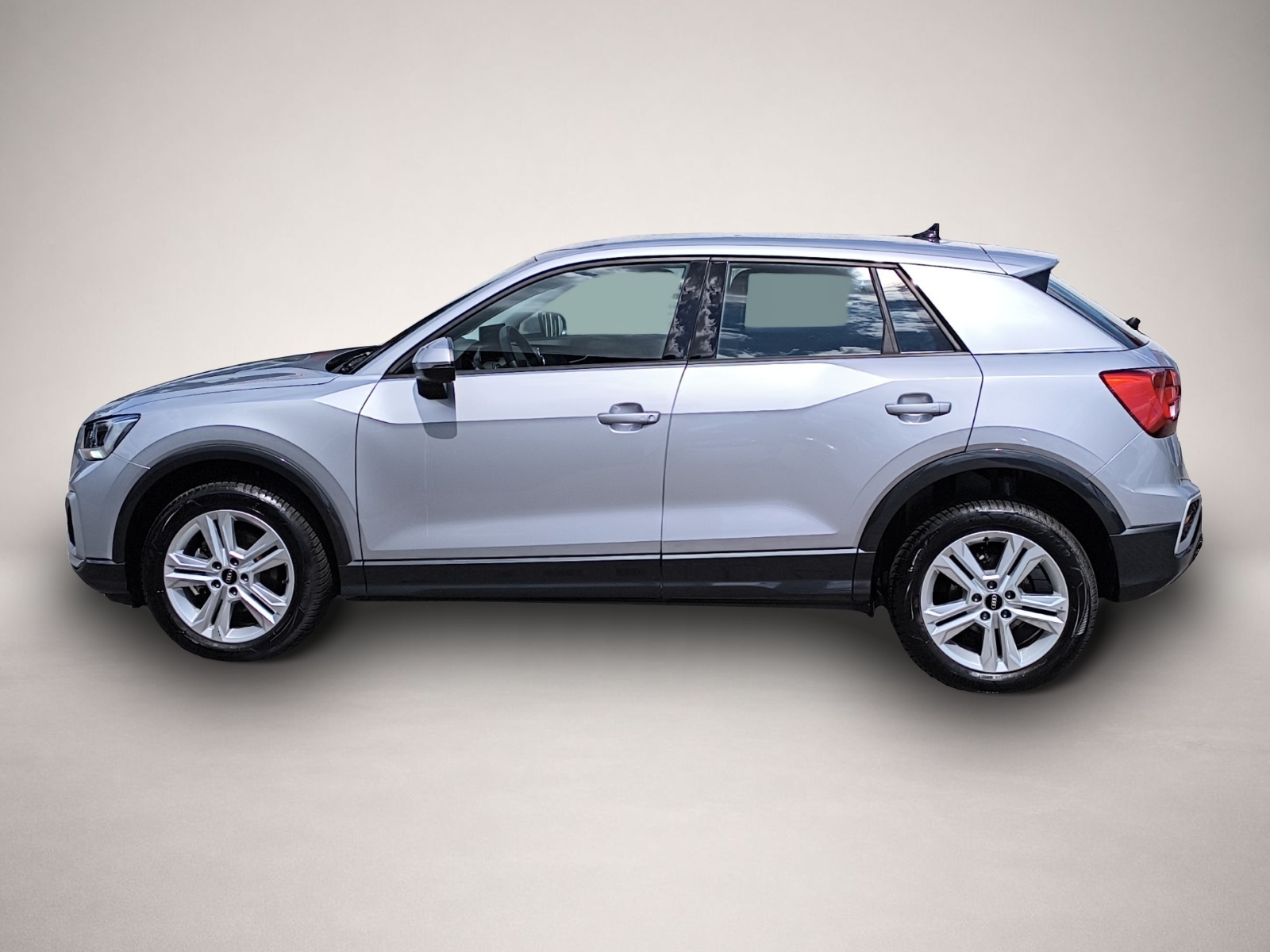Audi Q2 (07/2024, Benzin)