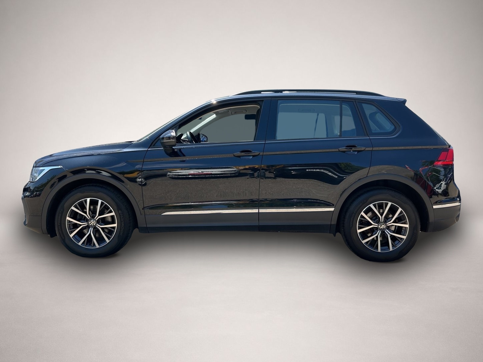 Volkswagen Tiguan (10/2022, Benzin)