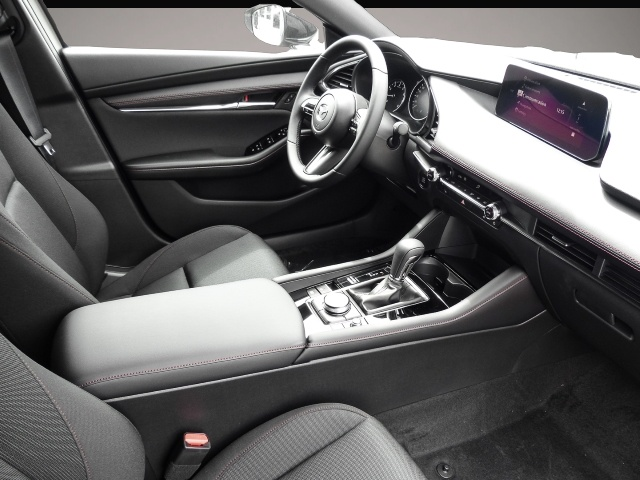 Mazda 3 (05/2026, Benzin)