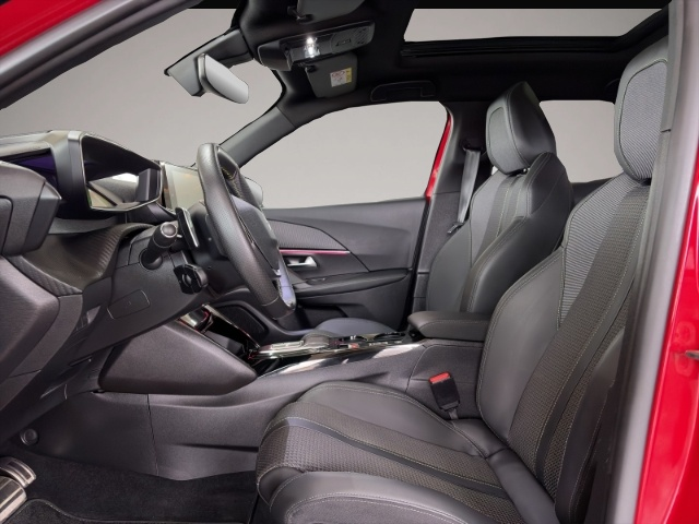 Peugeot 2008 (01/2023, Benzin)