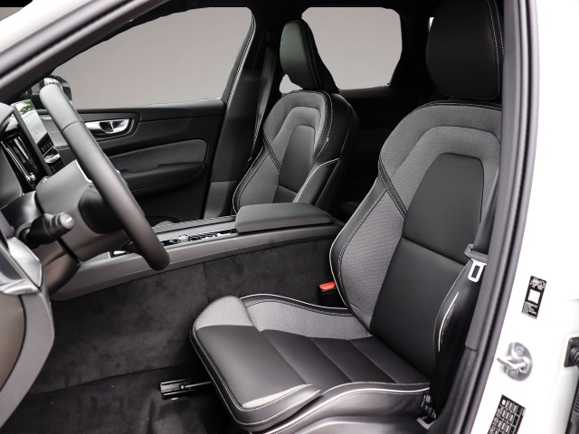 Volvo XC60 (07/2025, Benzin)