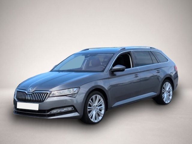 Skoda Superb (01/2023, Benzin)