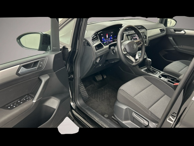 Volkswagen Touran (12/2025, Benzin)