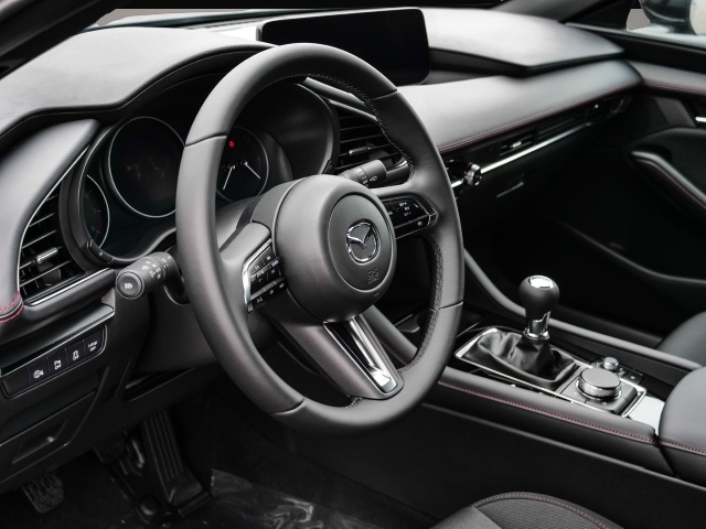 Mazda 3 (12/2025, Benzin)