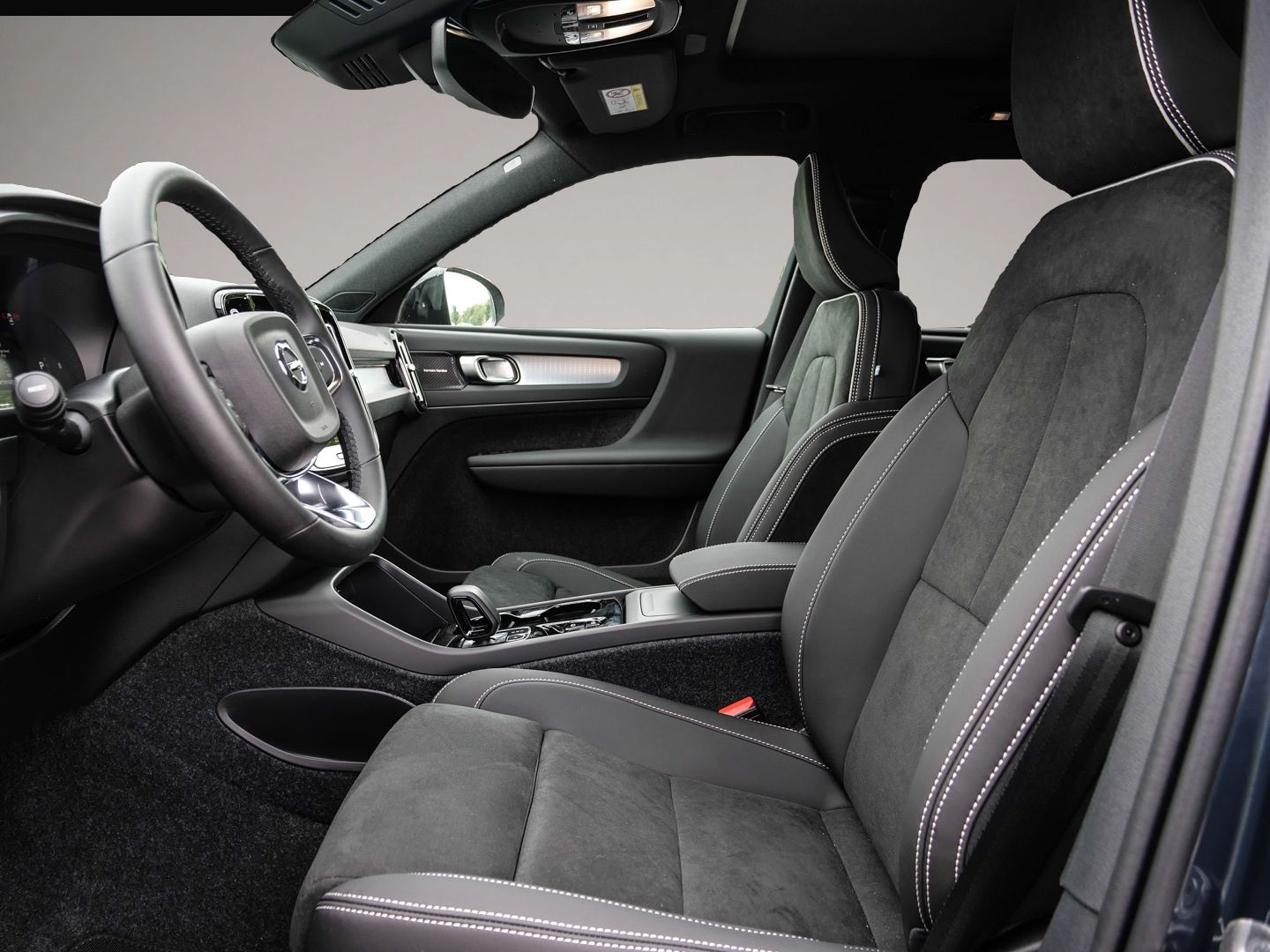 Volvo XC40 (05/2026, Benzin)