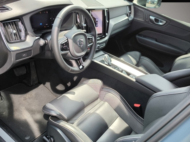 Volvo XC60 (11/2023, Benzin)