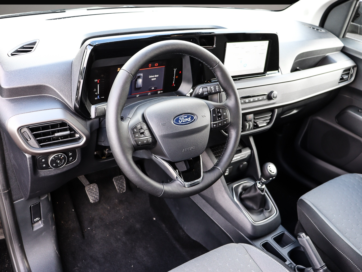 Ford Tourneo Courier, Bild 5 von 7