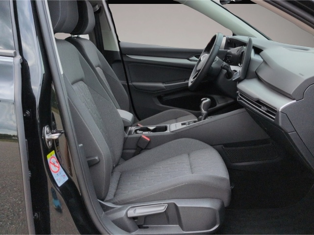 Volkswagen Golf (02/2025, Benzin)