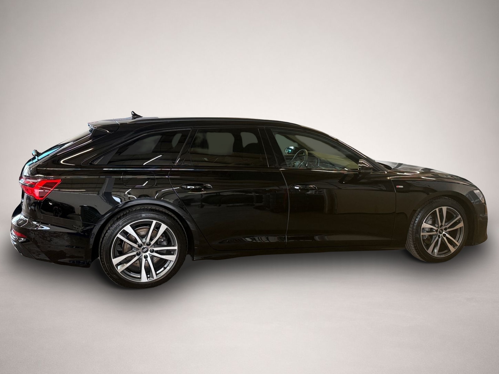 Audi A6 (11/2022, Benzin)