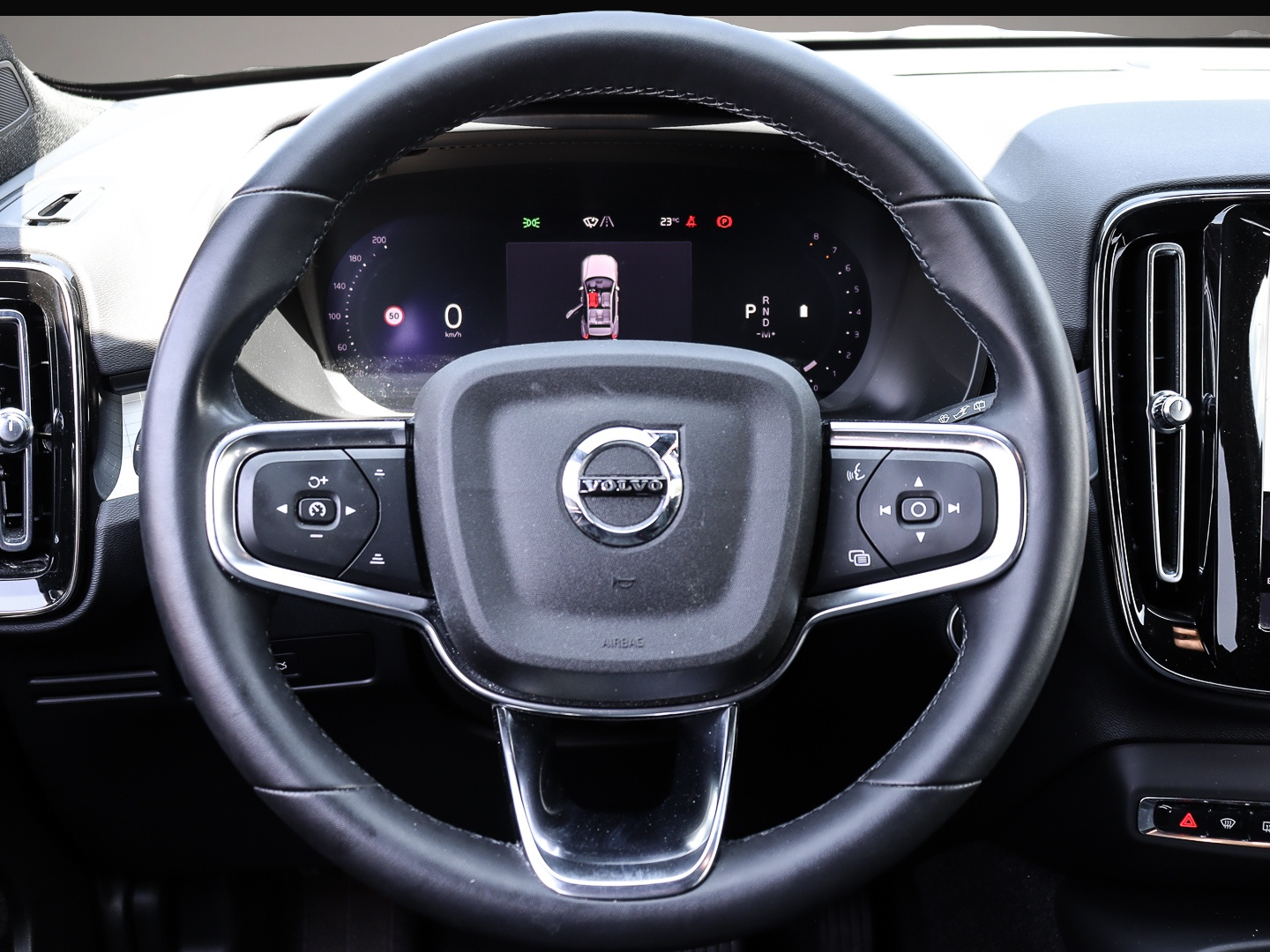 Volvo XC40 (06/2023, Benzin)