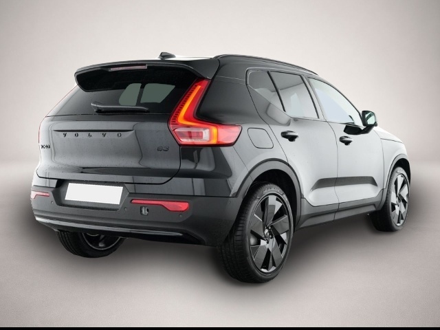 Volvo XC40 (04/2025, Benzin)