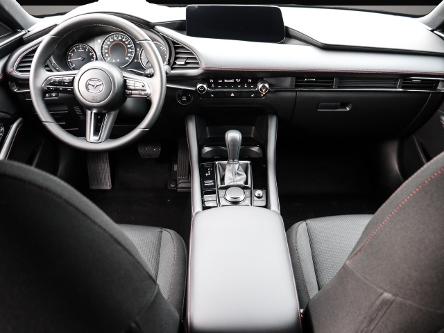 Mazda 3 (05/2026, Benzin)