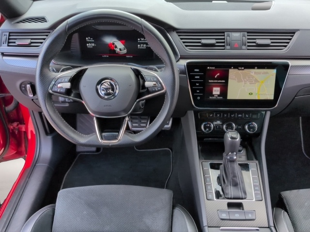 Skoda Superb (02/2024, Benzin)