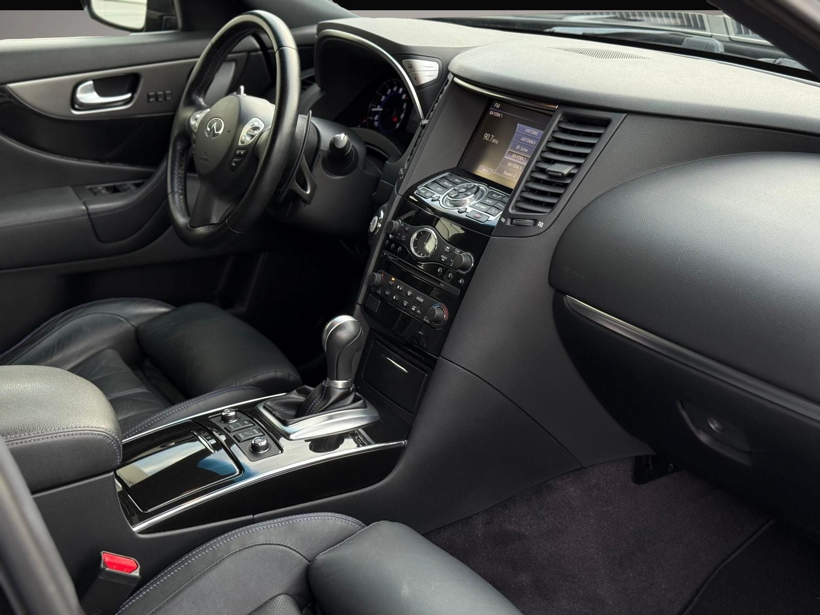 Infiniti QX70 (12/2018, Benzin)