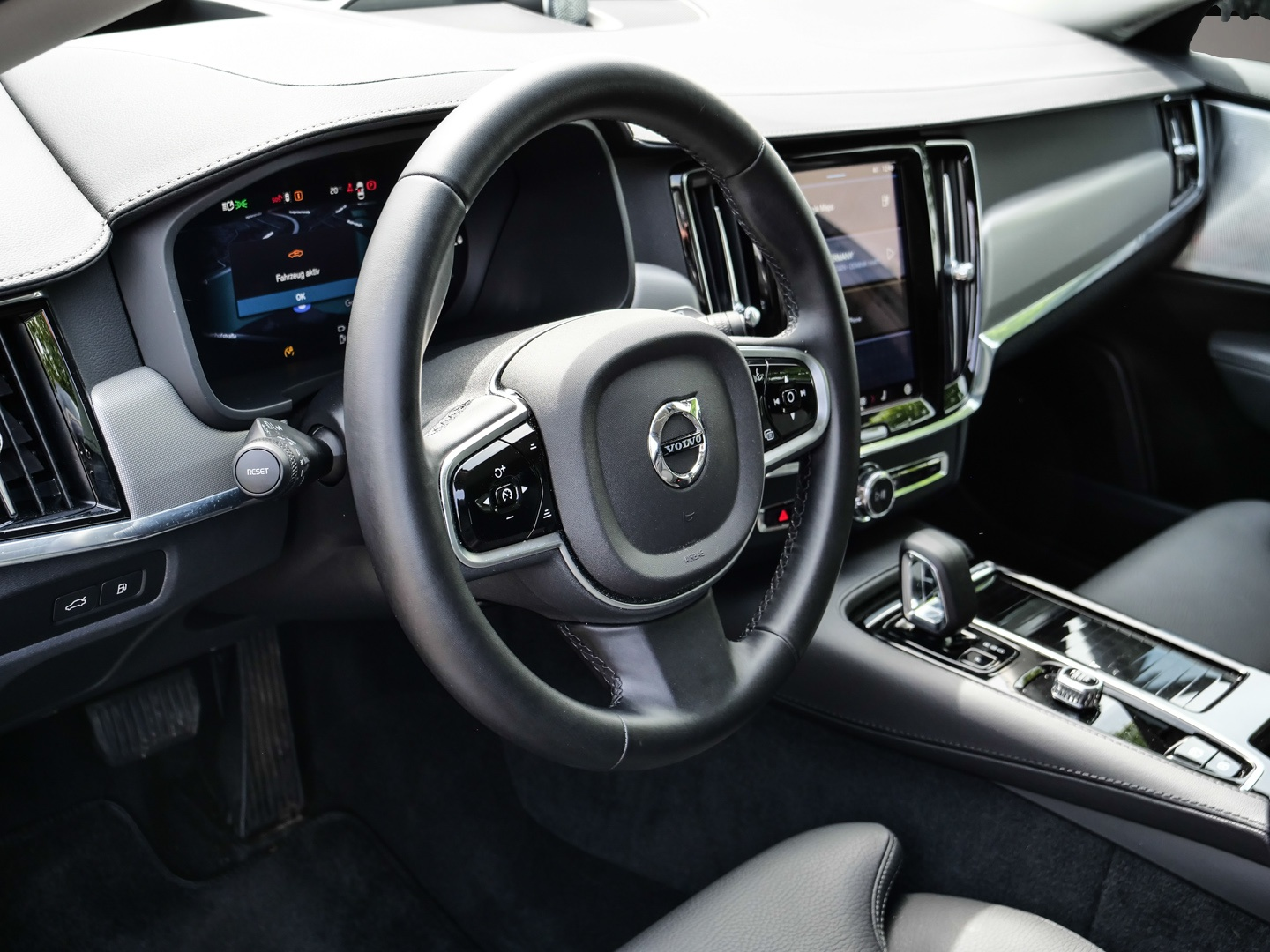 Volvo V90 (10/2024, Hybrid (Benzin/Elektro))