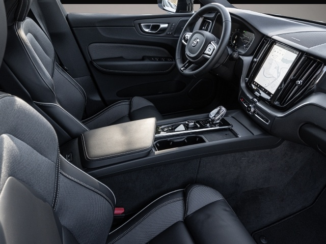 Volvo XC60 (10/2023, Benzin)