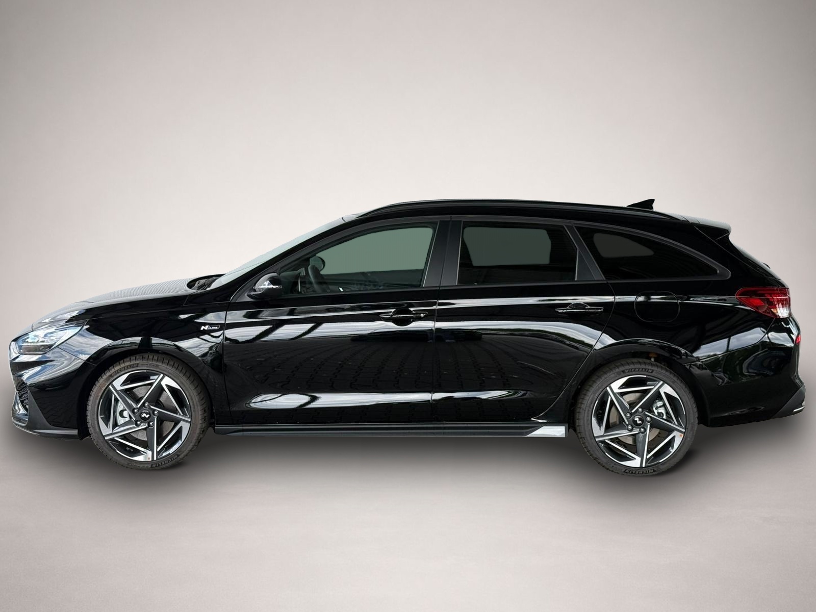 Hyundai i30 (11/2025, Hybrid (Benzin/Elektro))