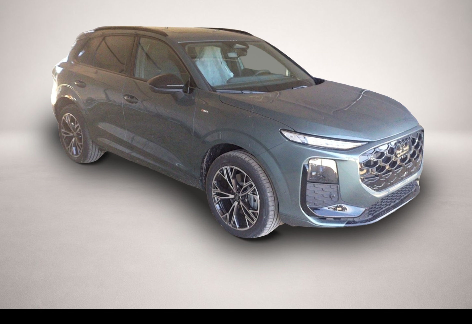 Audi Q3, image 4 of 5