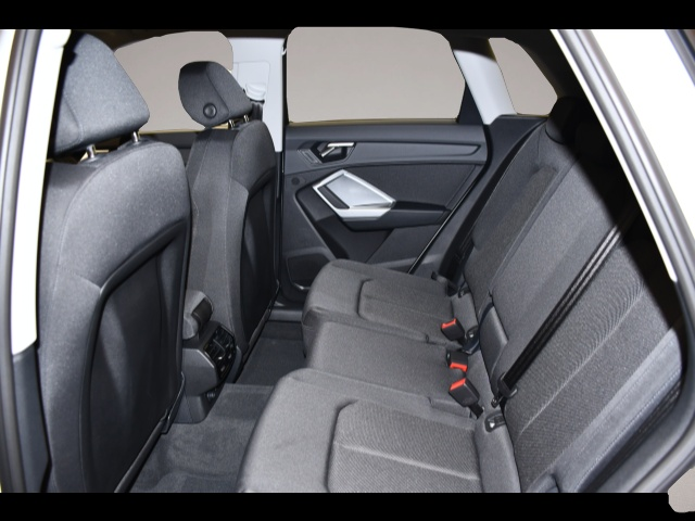 Audi Q3 (08/2025, Benzin)