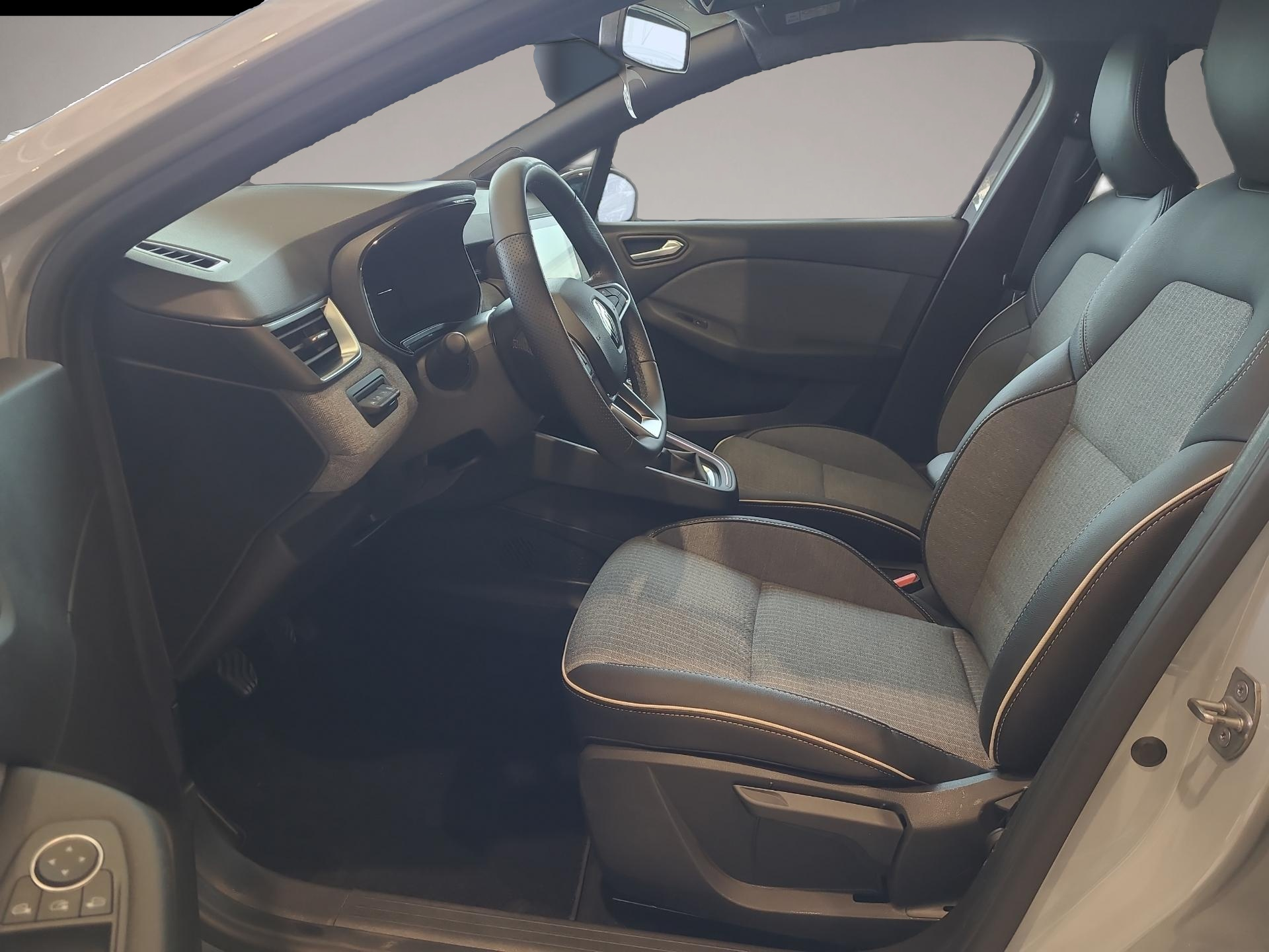 Renault Clio (02/2024, Benzin)