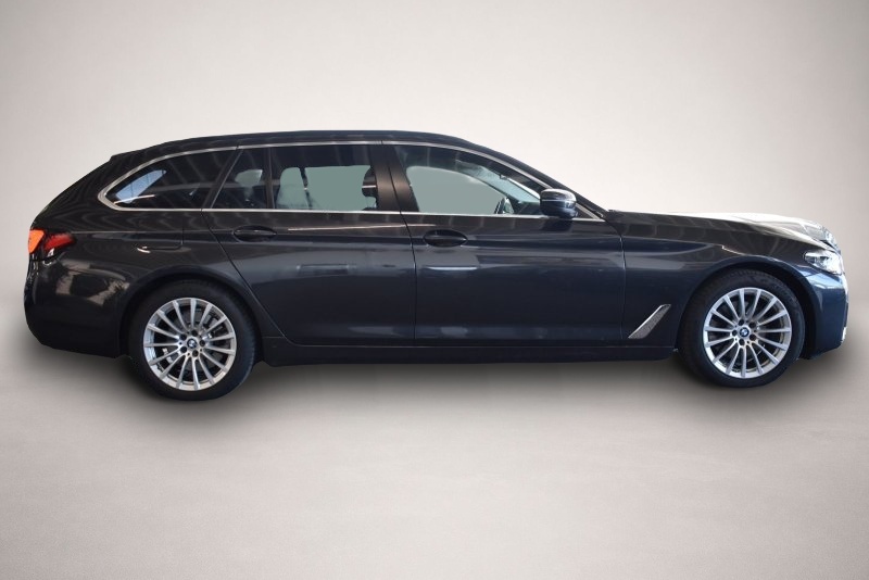BMW 520 (03/2021, )