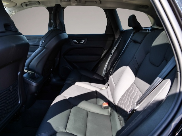 Volvo XC60 (07/2025, Benzin)
